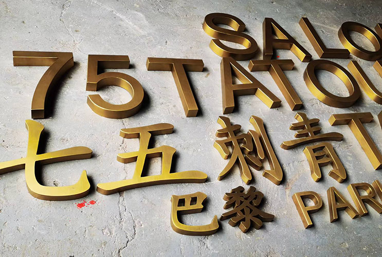 �������w��